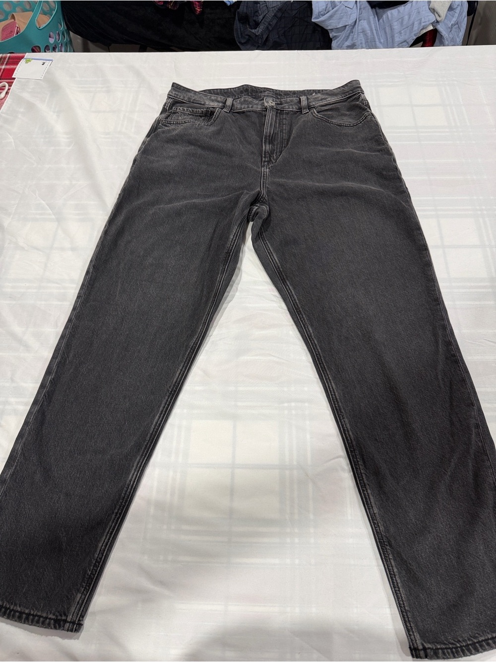 American Eagle Outfitters mom Relaxed Gray-Black Washed Jeans